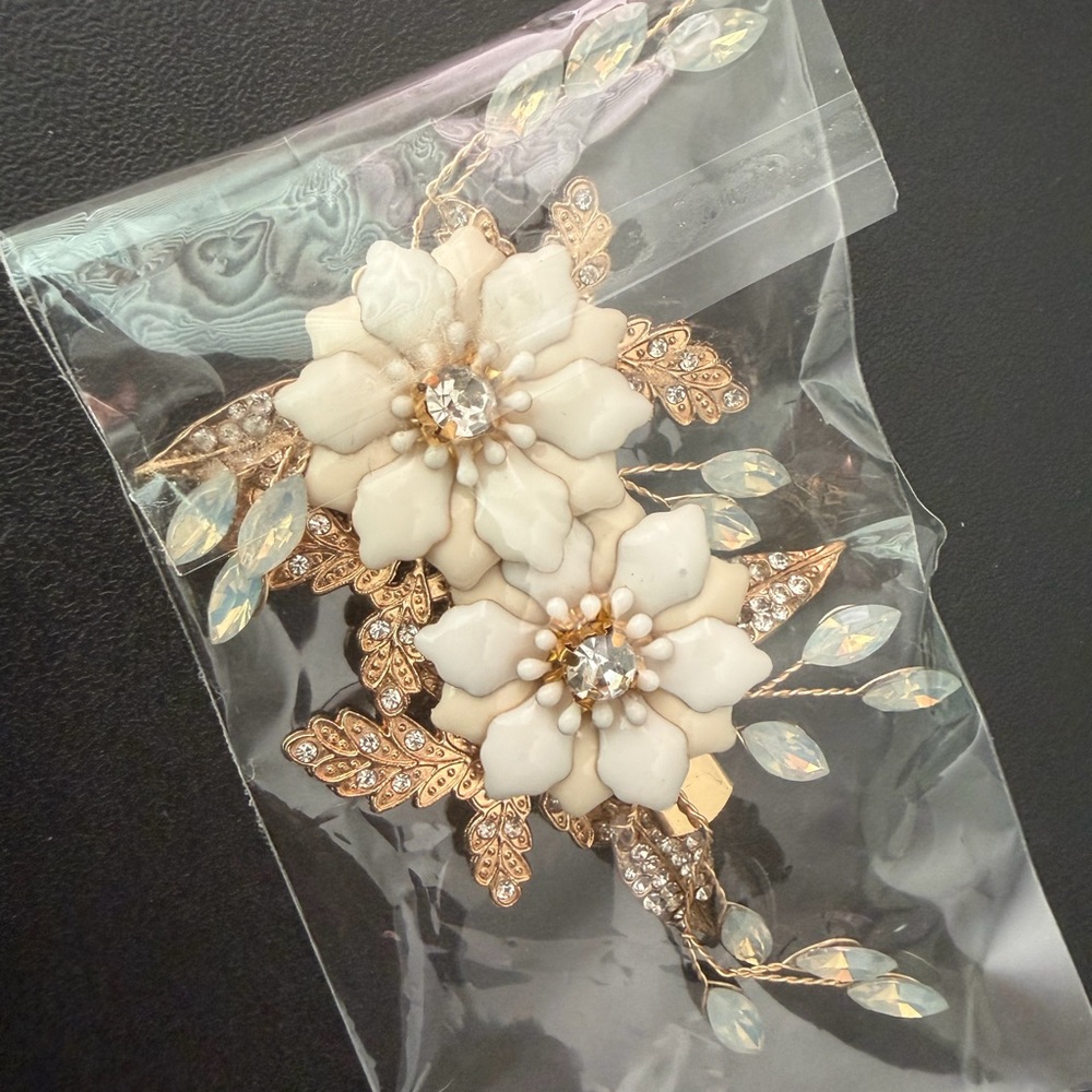 Elegant bridal Floral Hair Clip with Crystals, new